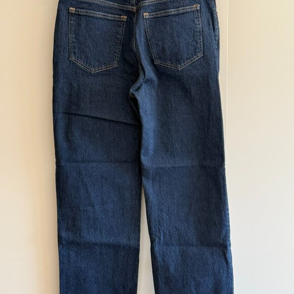 BNWT Abercrombie High Rise 90s Relaxed Jeans, Dark Wash - Picture 2 of 5
